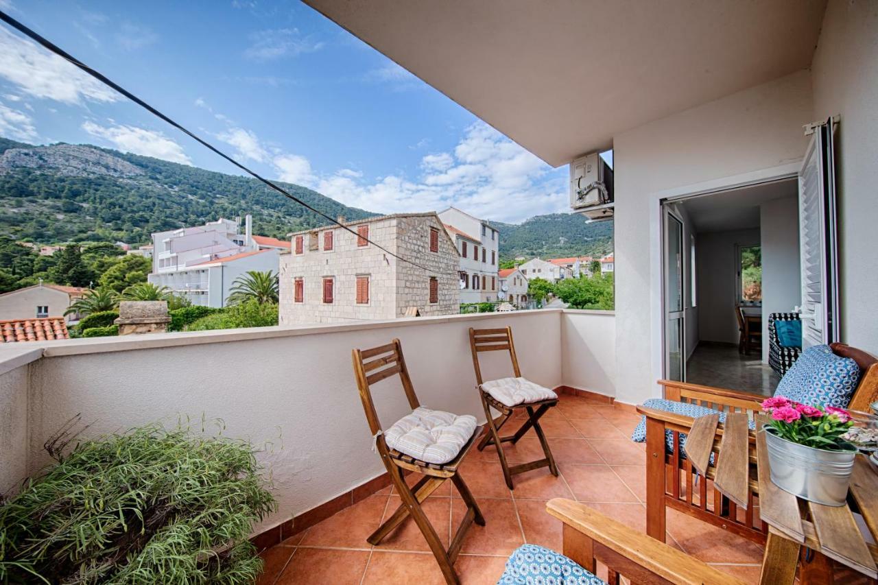 Apartments Marinkovic Komiza Luaran gambar